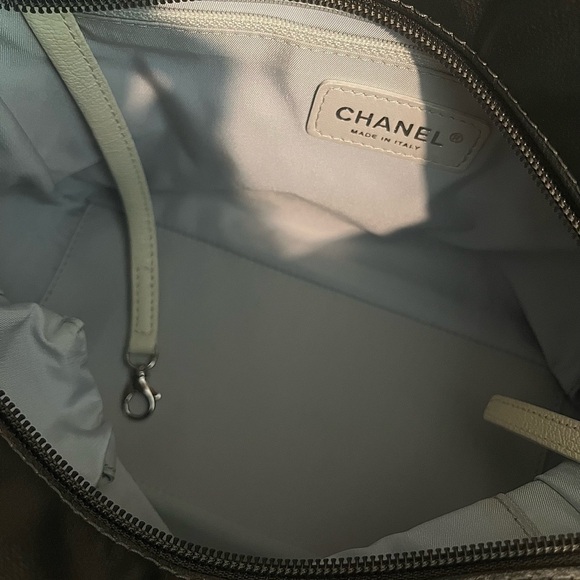 Chanel tote grey and beige leather w/ canvas! - Picture 3 of 4